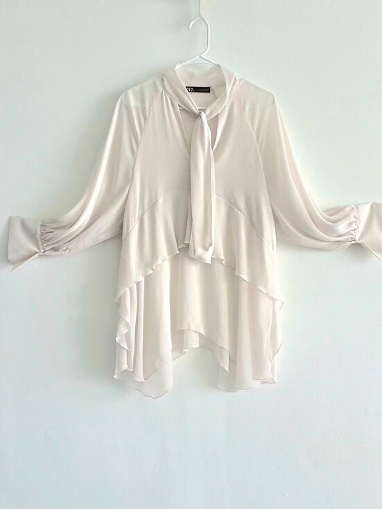 Zara Tops - Zara long Sleeve loose top size XS all new